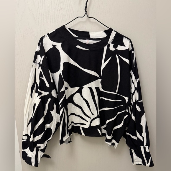 Free People Movement Inspire Printed Layer Long Sleeve Flowy Top Size S - Picture 3 of 10
